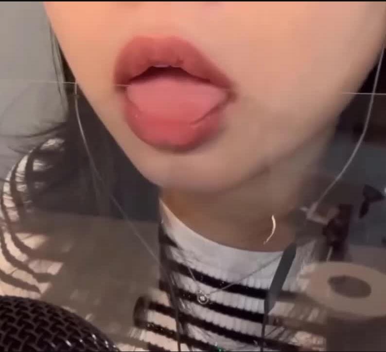 1111110129