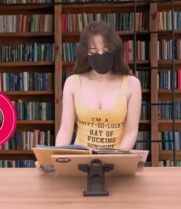 1218105623